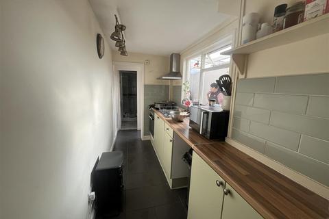 2 bedroom terraced house for sale, Victoria Crescent, Burton-On-Trent DE14