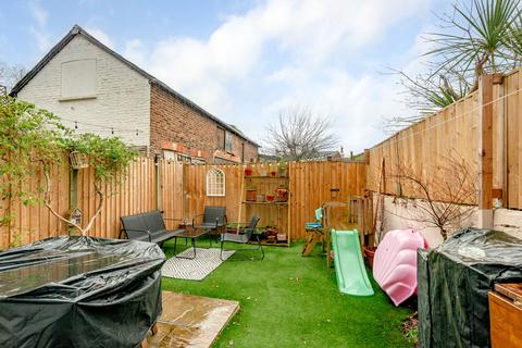 4 bedroom terraced house for sale, Mill Street, Redhill, RH1