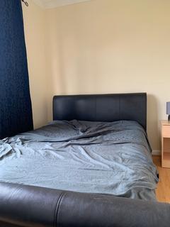 1 bedroom in a house share to rent, Ryefeield Avenue, Uxbridge UB10