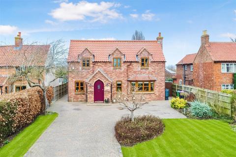 4 bedroom detached house for sale, Church Street, Long Bennington