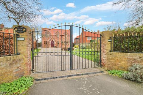 4 bedroom detached house for sale, Church Street, Long Bennington