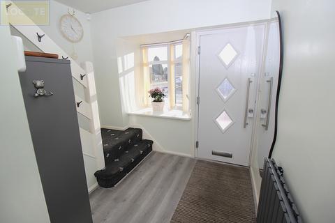 3 bedroom semi-detached house for sale, Eddisbury Avenue, Flixton