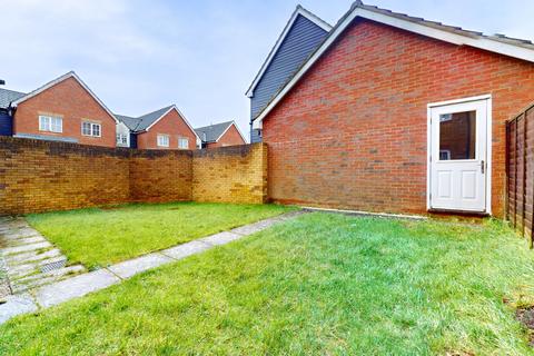 3 bedroom end of terrace house to rent, Carter Close, Hawkinge, Folkestone, Kent, CT18