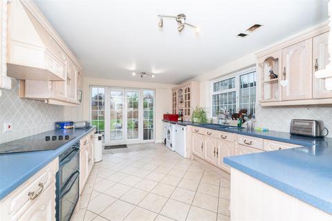 4 bedroom detached house for sale, Somerset Way, Iver SL0