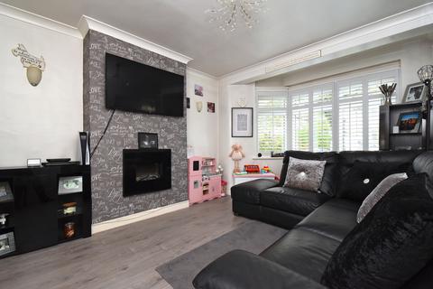 4 bedroom terraced house to rent, Sunray Avenue, Bromley, Kent, BR2