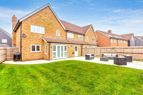 4 bedroom house for sale, Reeves Crescent, Horley, Surrey, RH6
