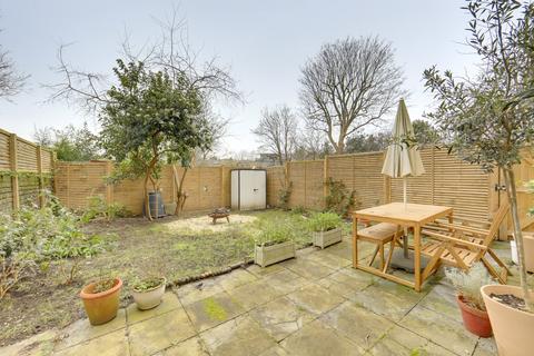 2 bedroom flat for sale, Manor Park, Hither Green , London, SE13