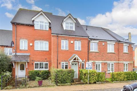 3 bedroom townhouse for sale, Sir John Fogge Avenue, Ashford, Kent