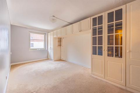 1 bedroom retirement property for sale, HOLLAND ROAD, Westcliff-on-Sea