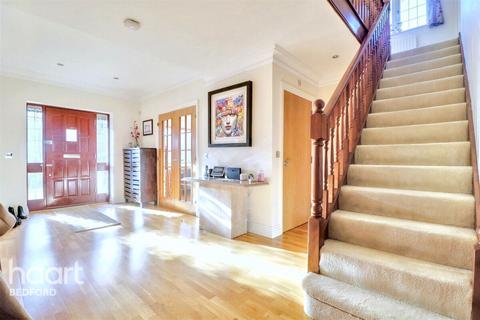 5 bedroom detached house to rent, Bromham Road, BEDFORD