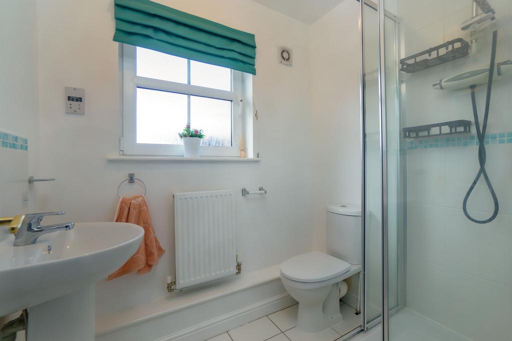 Bedroom 2 en-suite