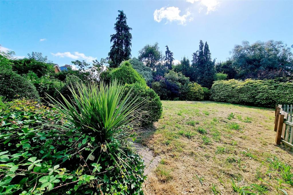 Building plot with planning permission: