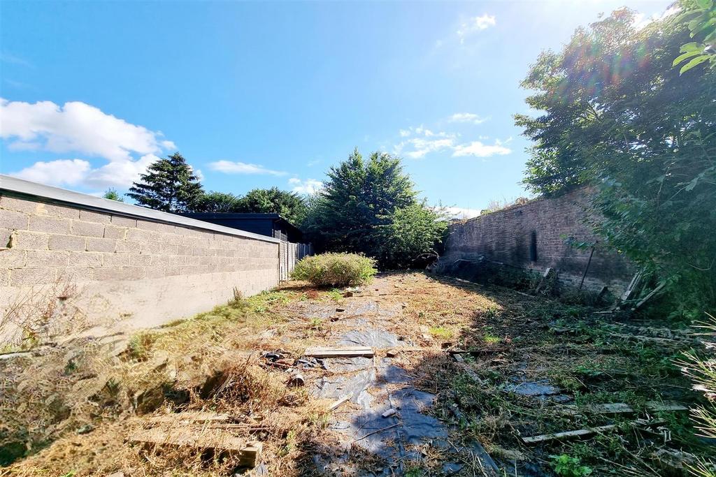 The walled garden: pic. 1