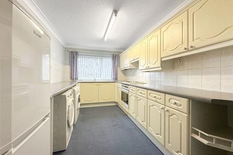 2 bedroom flat for sale, Old Castle Walk, Gillingham, Kent, ME8