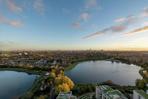 1 bedroom flat for sale, Amber Apartments, Woodberry Down, London N4