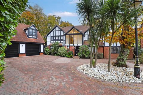 6 bedroom detached house for sale, Stradbroke Park, Chigwell IG7