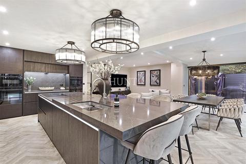 undefined, Stradbroke Park, Chigwell IG7