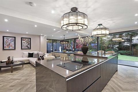 undefined, Stradbroke Park, Chigwell IG7