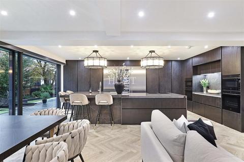 undefined, Stradbroke Park, Chigwell IG7