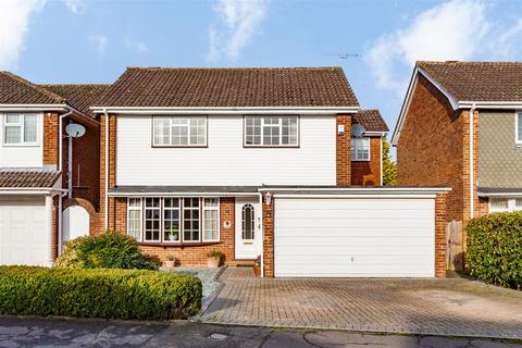 4 bedroom detached house for sale, Chantry Avenue, Longfield DA3