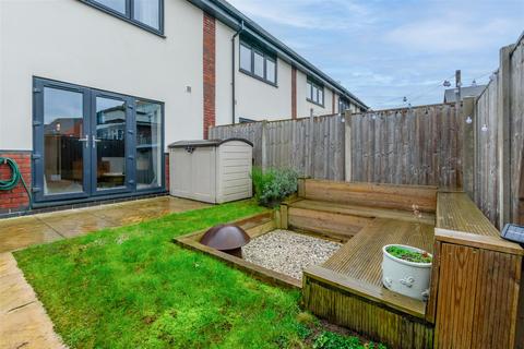 3 bedroom end of terrace house for sale, Lace Gardens, Ruddington, Nottingham