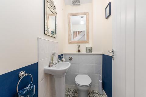25 Braehead Drive, Edinburgh, EH4 6QJ