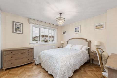 25 Braehead Drive, Edinburgh, EH4 6QJ