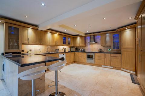 32 Coworth Close, Ascot, SL5 0NR