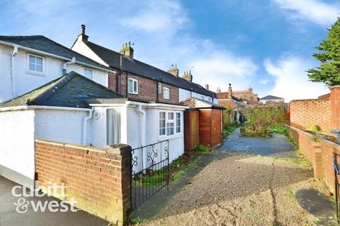 2 bedroom cottage to rent, North Street Bedhampton PO9