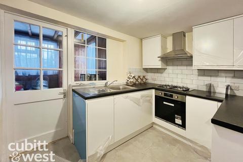 2 bedroom cottage to rent, North Street Bedhampton PO9