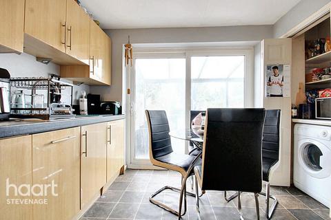 126 The Paddocks, Stevenage, SG2 9UF