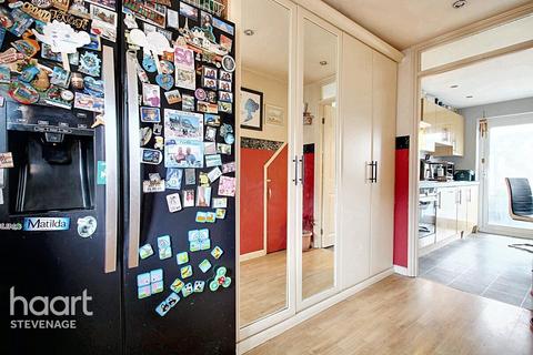126 The Paddocks, Stevenage, SG2 9UF