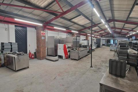 Industrial unit to rent, Dukinfield SK16