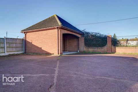 56 Constance Close, Witham, CM8 1XY