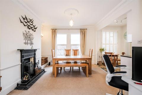 2 bedroom house for sale, Tavistock Road, London