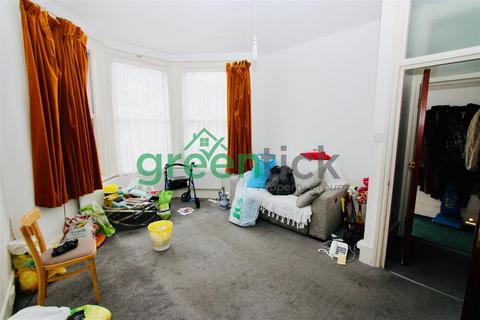 1 bedroom flat for sale, Carlinford Road, Tottenham, London