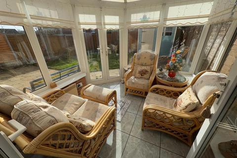 19 Coombe Drive, Nuneaton, CV10 9DD
