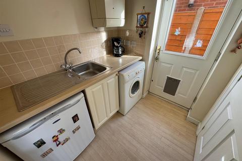 19 Coombe Drive, Nuneaton, CV10 9DD