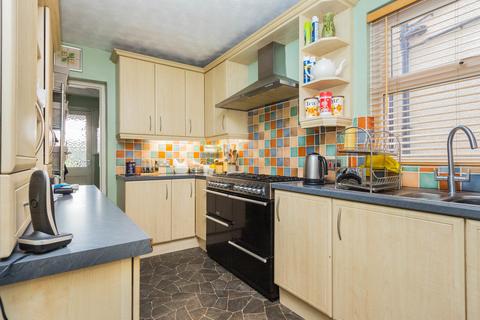 3 bedroom semi-detached house for sale, Finedon Road, Irthlingborough NN9