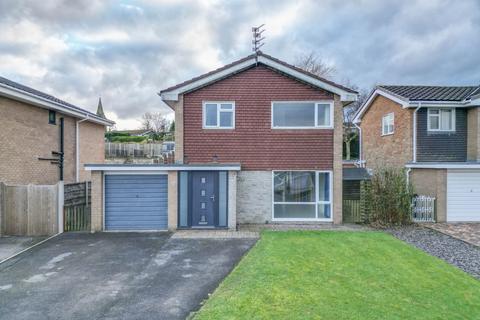 3 bedroom terraced house to rent, Peterhouse Road, Macclesfield SK11