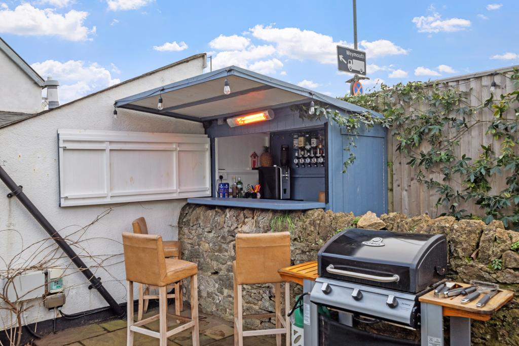 Garden/Bar