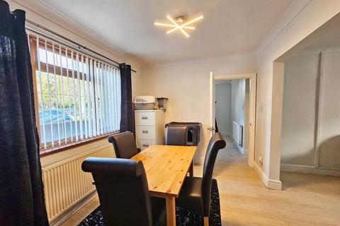 6 Brynawelon, Tonna, Neath, SA11 3NQ