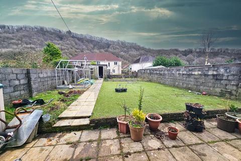 6 Brynawelon, Tonna, Neath, SA11 3NQ