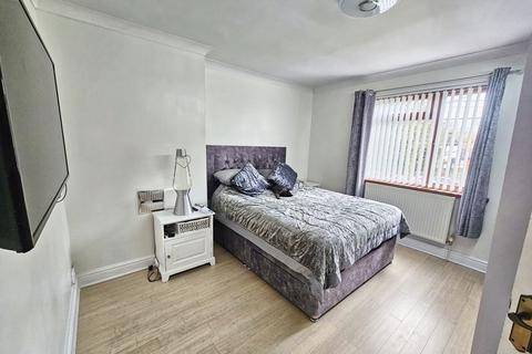 6 Brynawelon, Tonna, Neath, SA11 3NQ