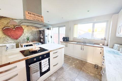 3 bedroom semi-detached house for sale, LANGTON ROAD, HOLTON LE CLAY