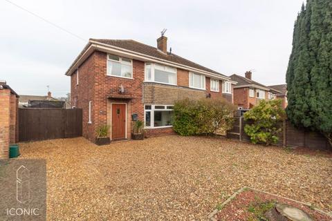 3 bedroom semi-detached house for sale, Foxburrow Road, Sprowston, Norwich