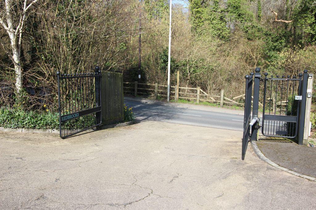 Entrance gates