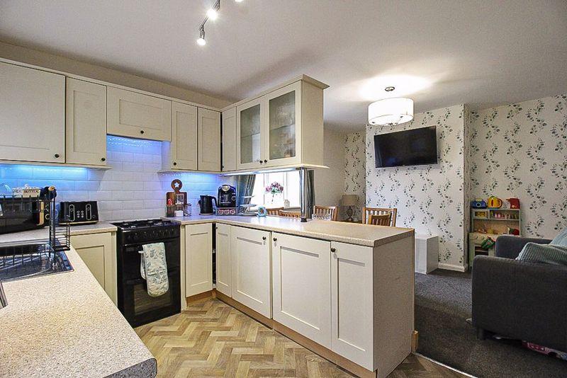 Dining kitchen