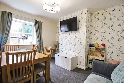 30 Redhill Avenue, Wombourne, Wolverhampton, WV5 0HF