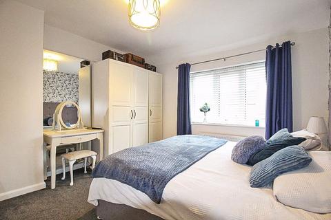 30 Redhill Avenue, Wombourne, Wolverhampton, WV5 0HF